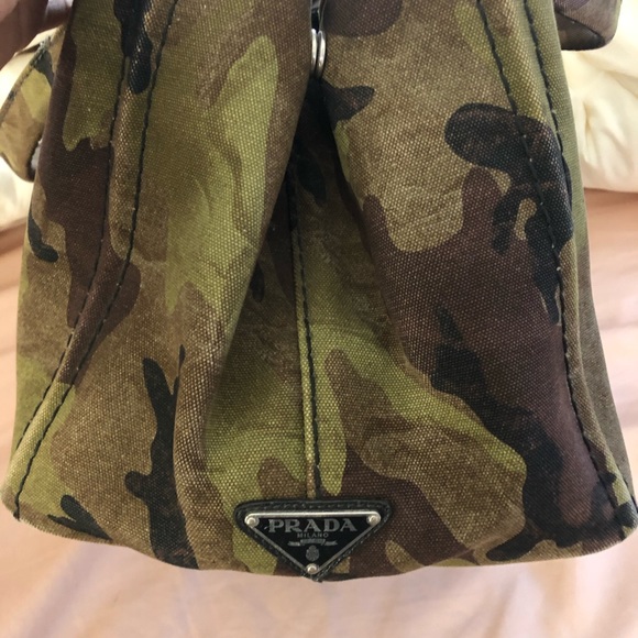 PRADA CAMO PRINT CANVAS BAG. - Picture 4 of 8